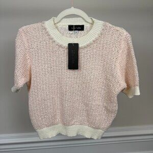 Lilu Lilu, Size M, Pink short-sleeve knit top with pearl details, crew neck.